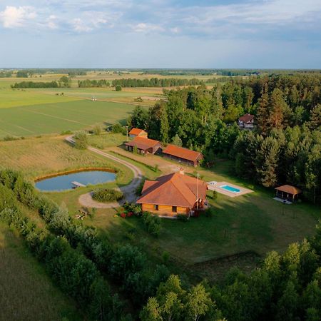 Dworek Ogrodniki, Caloroczny Dom Na Wylacznosc, Basen, Sauna, Las, Staw Rybny, Altana Grillowa, Ognisko, Pianino, Kominek, Piec Chlebowy, Duza Ogrodzona Posesja Tuczna Exterior photo
