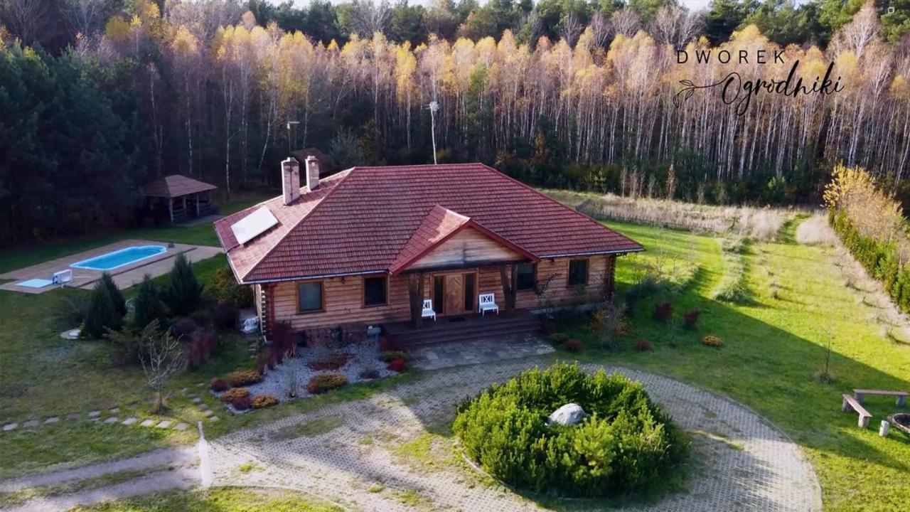 Dworek Ogrodniki, Caloroczny Dom Na Wylacznosc, Basen, Sauna, Las, Staw Rybny, Altana Grillowa, Ognisko, Pianino, Kominek, Piec Chlebowy, Duza Ogrodzona Posesja Tuczna Exterior photo