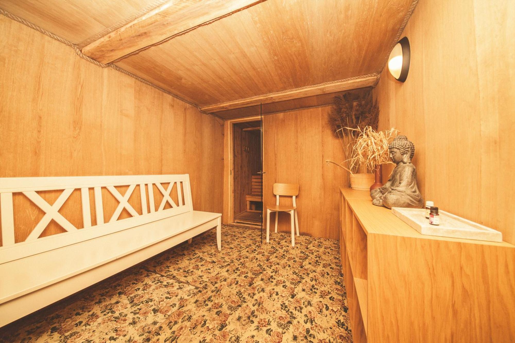 Dworek Ogrodniki, Caloroczny Dom Na Wylacznosc, Basen, Sauna, Las, Staw Rybny, Altana Grillowa, Ognisko, Pianino, Kominek, Piec Chlebowy, Duza Ogrodzona Posesja Tuczna Exterior photo