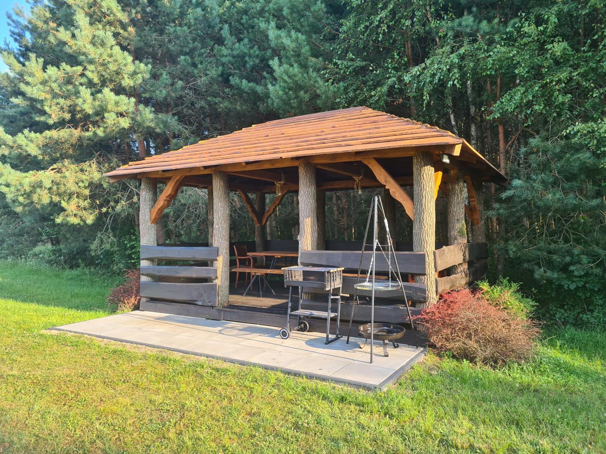 Dworek Ogrodniki, Caloroczny Dom Na Wylacznosc, Basen, Sauna, Las, Staw Rybny, Altana Grillowa, Ognisko, Pianino, Kominek, Piec Chlebowy, Duza Ogrodzona Posesja Tuczna Exterior photo