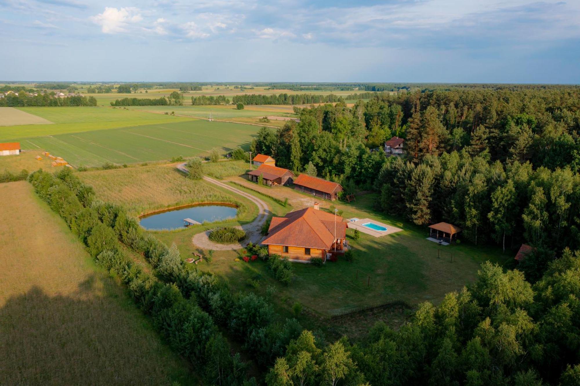 Dworek Ogrodniki, Caloroczny Dom Na Wylacznosc, Basen, Sauna, Las, Staw Rybny, Altana Grillowa, Ognisko, Pianino, Kominek, Piec Chlebowy, Duza Ogrodzona Posesja Tuczna Exterior photo